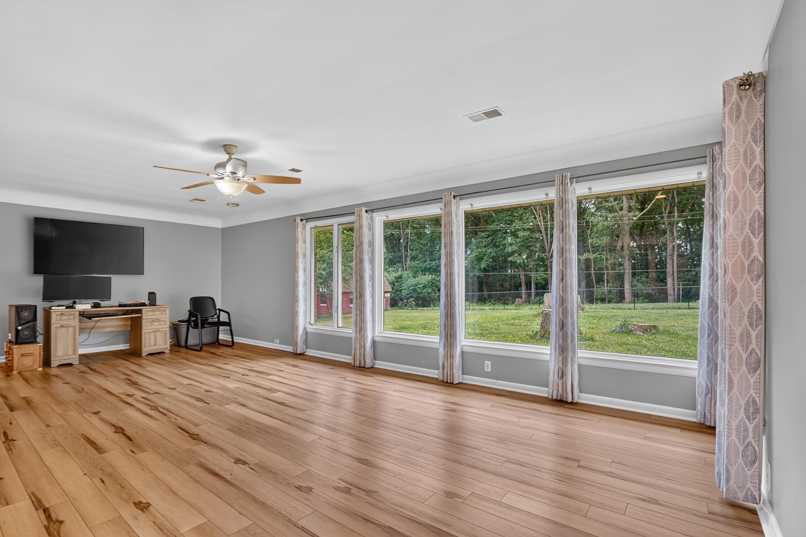 2475 Park Drive Jackson, MI 49203 - Photo 16 of 41 Park Dr Living room