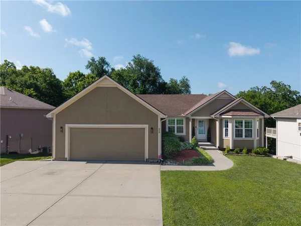 $425,000 | 808 Old Stage Road, Pleasant Hill, MO 64080