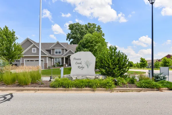 $169,900 | 1330 Prairie Creek Boulevard, Oconomowoc, WI 53066