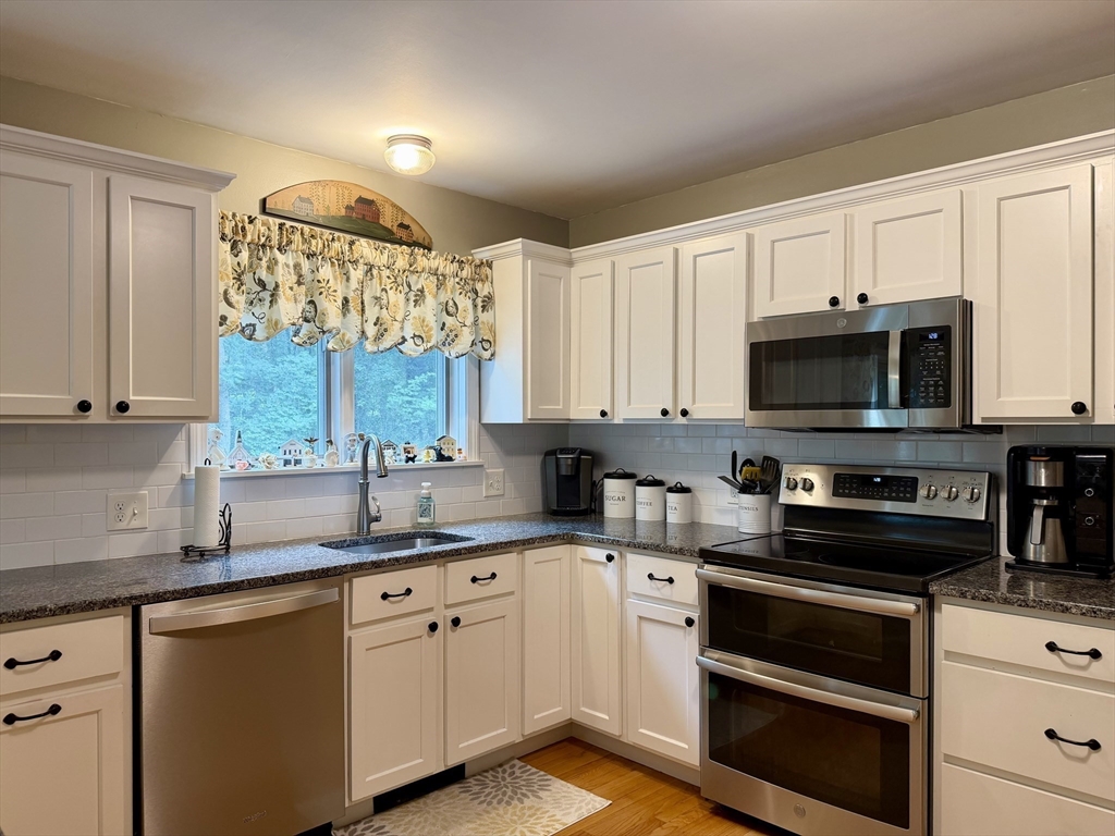 95 Sandgully Road North Deerfield, MA 01373 - Photo 18 of 39 Gallery Image 18