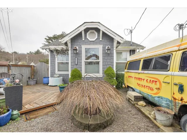 $379,000 | 326 Highway 101, Rockaway Beach, OR 97136