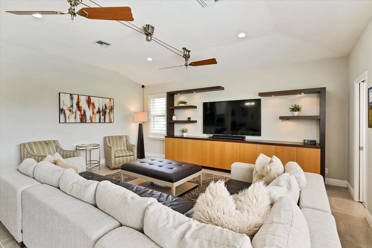 21588 Halstead Drive Boca Raton, FL 33428 - Photo 26 of 77 27-21588 Halstead Dr-33428-27