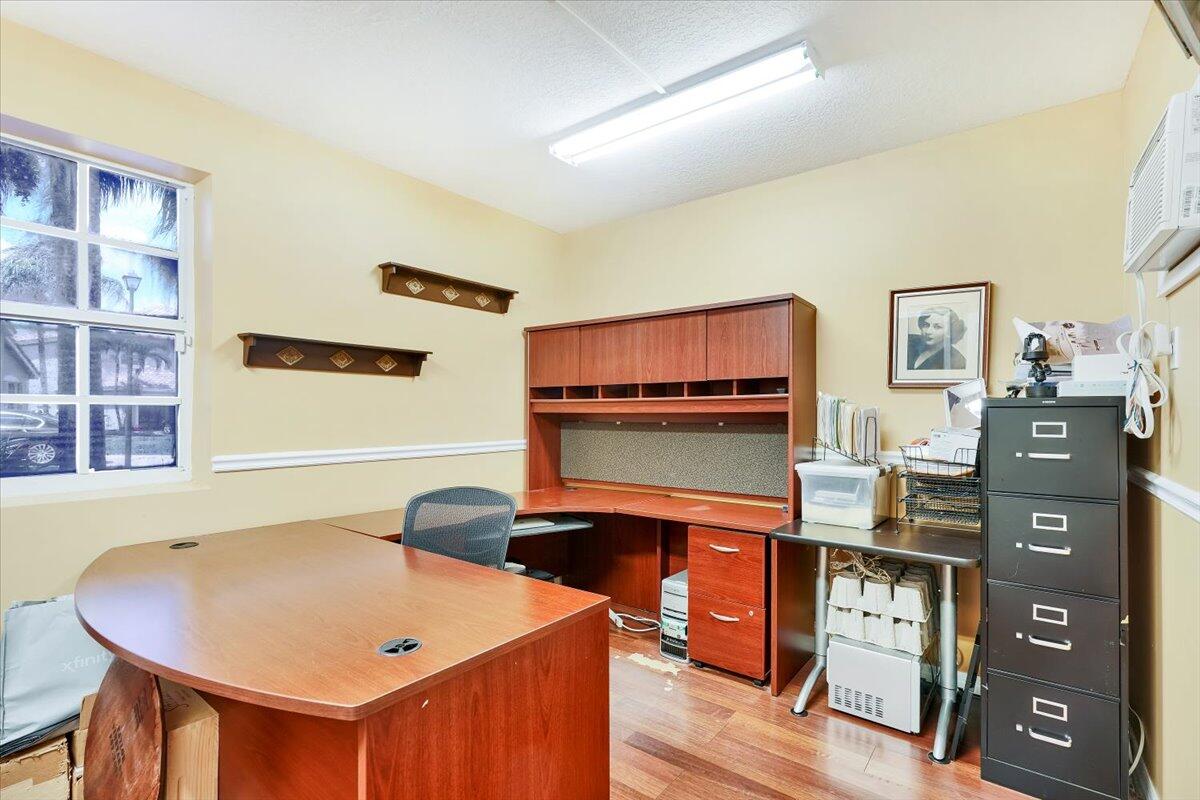 21588 Halstead Drive Boca Raton, FL 33428 - Photo 37 of 77 39-21588 Halstead Dr-33428-39