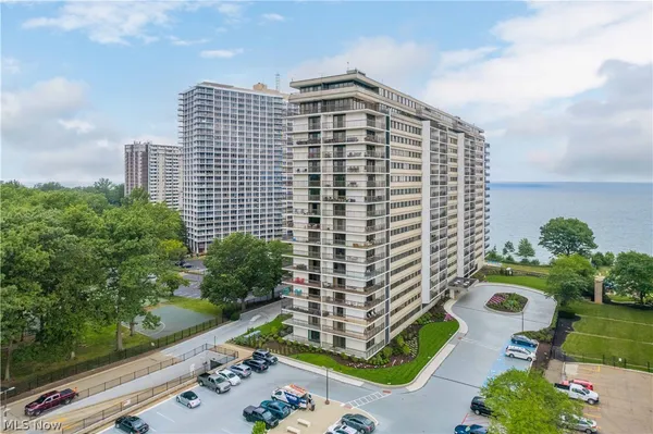 $7,500 | 12550 Lake Avenue, Unit 1705, Lakewood, OH 44107