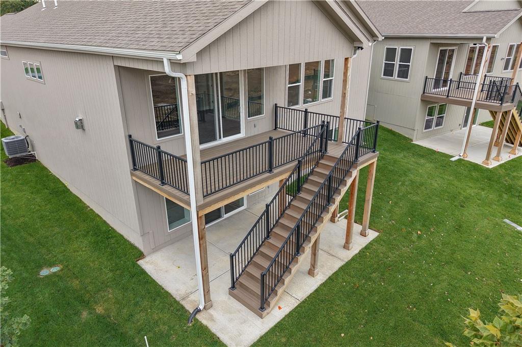 1128 Southwest Whitby Drive Lee's Summit, MO 64083 - Photo 2 of 32