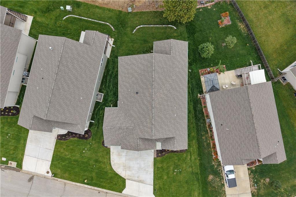 1128 Southwest Whitby Drive Lee's Summit, MO 64083 - Photo 4 of 32