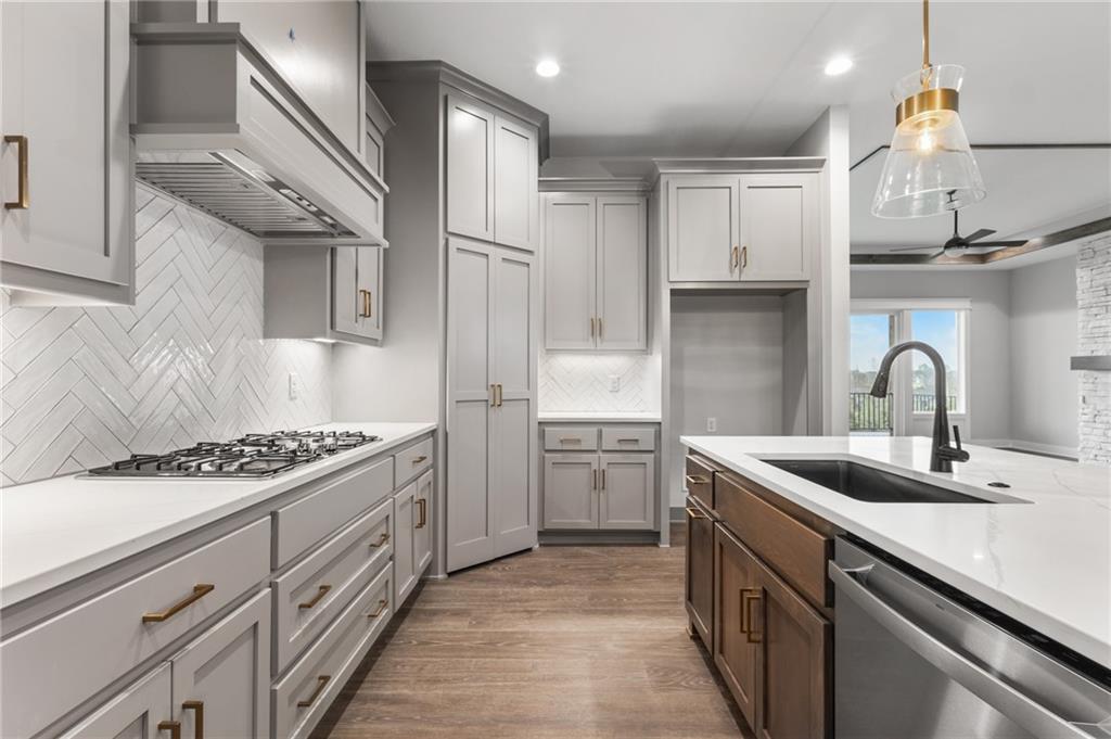 1128 Southwest Whitby Drive Lee's Summit, MO 64083 - Photo 5 of 32