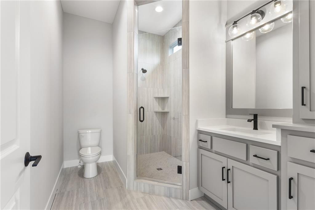 1128 Southwest Whitby Drive Lee's Summit, MO 64083 - Photo 9 of 32