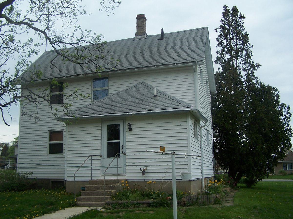 705 West Main Street Warren, IL 61087 - Photo 2 of 5
