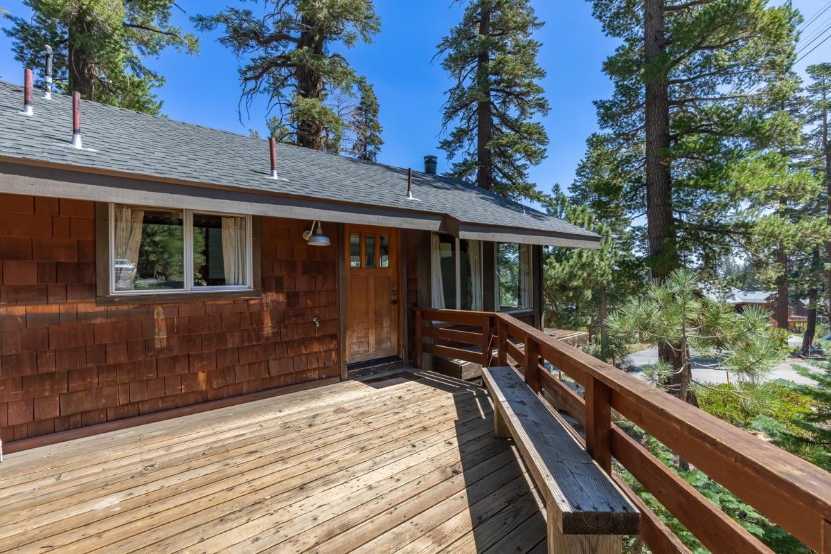 210 Convict Drive Mammoth Lakes, CA 93546 - Photo 36 of 46 a view of balcony with wooden floor and fence