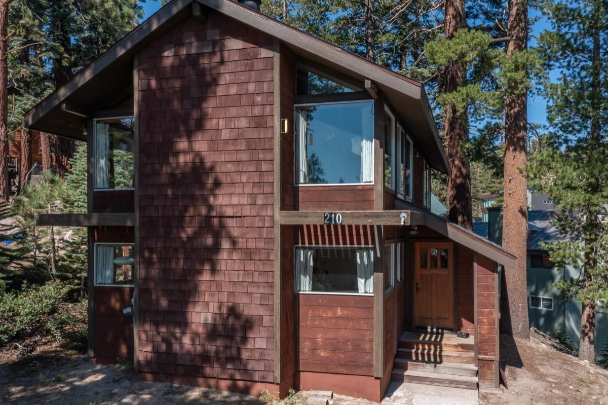 210 Convict Drive Mammoth Lakes, CA 93546 - Photo 37 of 46 a front view of a house with street