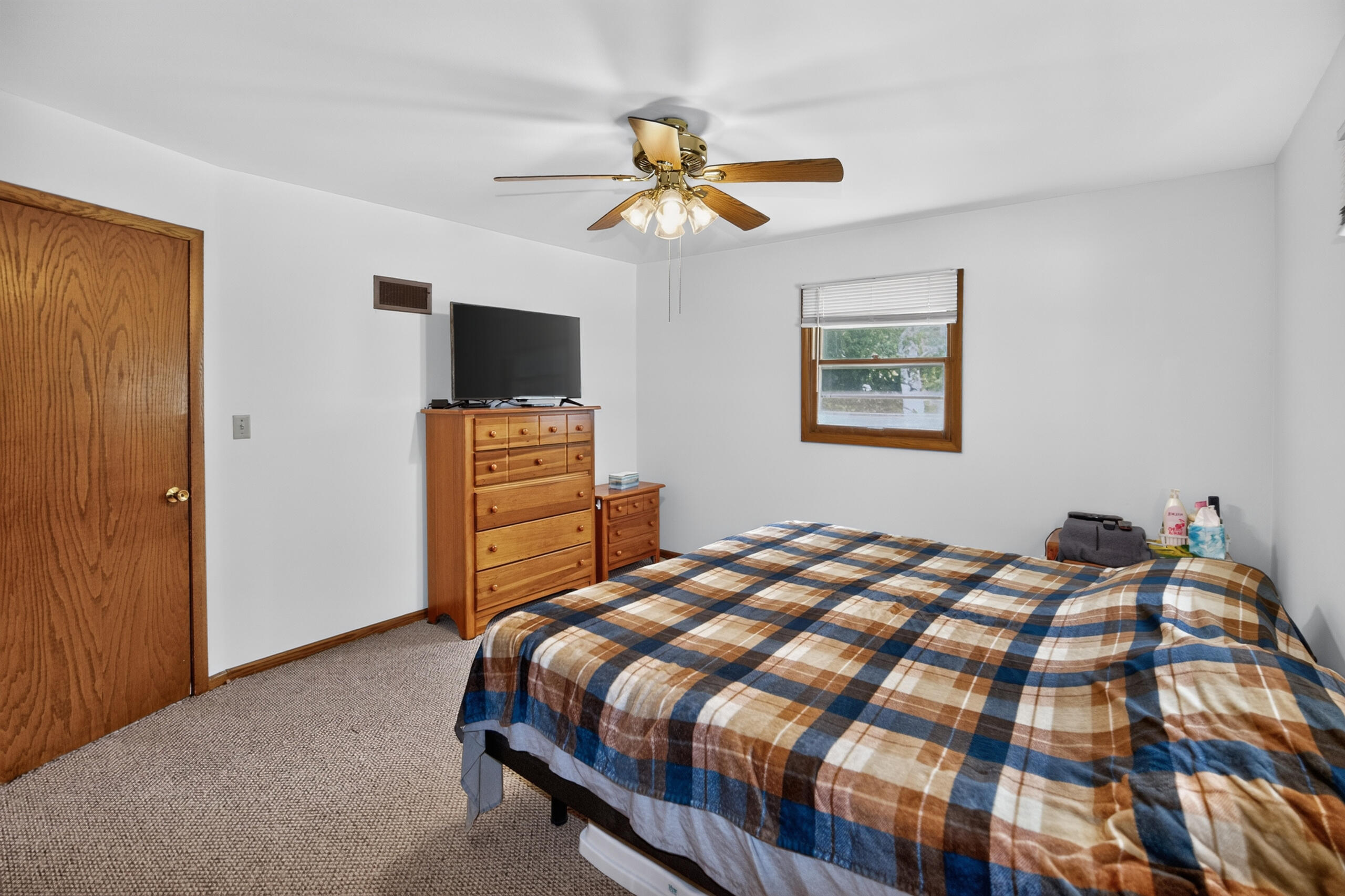 3174 Division Road Jackson, WI 53037 - Photo 21 of 47 Primary Bedroom