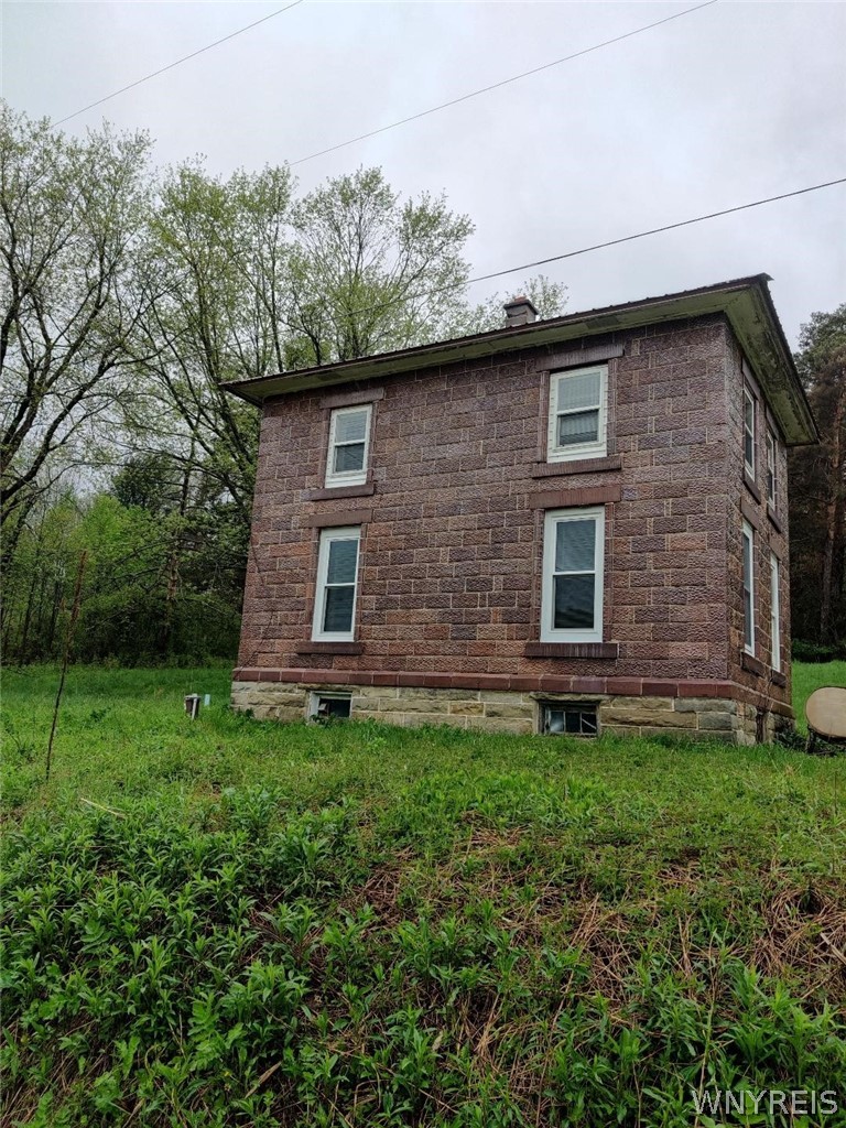 FRONT UNIQUE BRICK