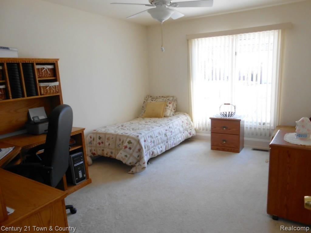 2908 Alexander Street Rochester, MI 48309 - Photo 20 of 38 2nd Bedroom