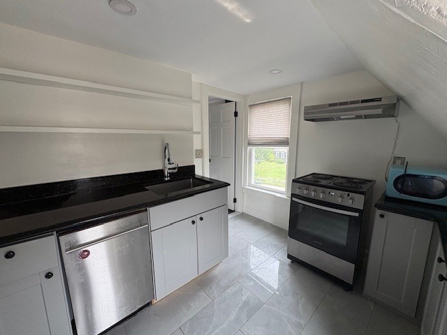 15 Rockwood Road, Unit B Norfolk, MA 02056 - Photo 14 of 19