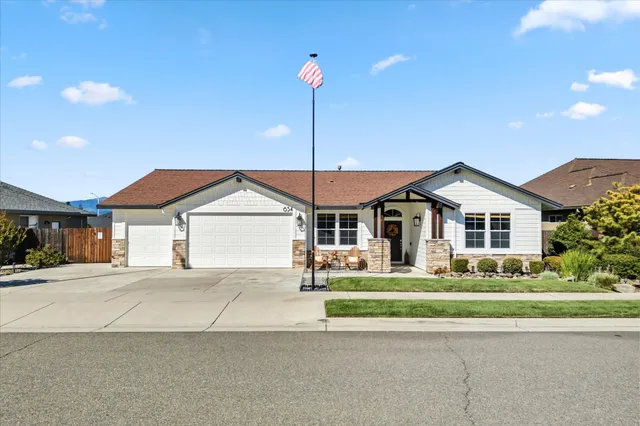 $630,000 | 654 Rogue River Way, Redding, CA 96003