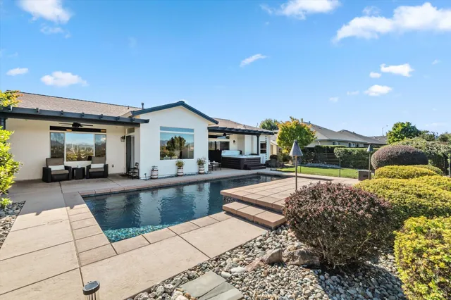 $630,000 | 654 Rogue River Way, Redding, CA 96003