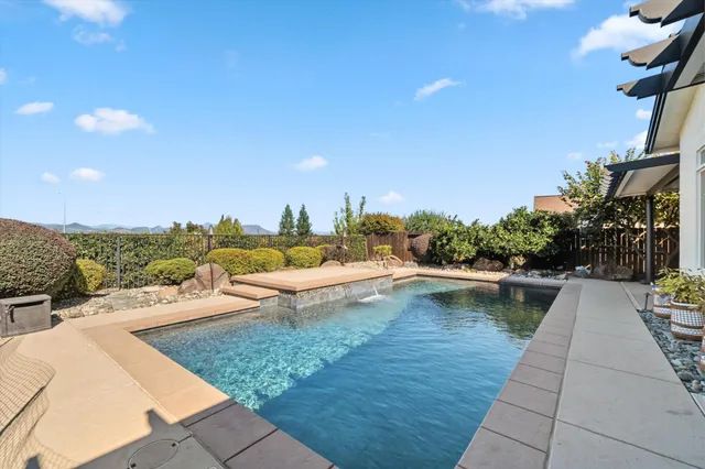 $630,000 | 654 Rogue River Way, Redding, CA 96003