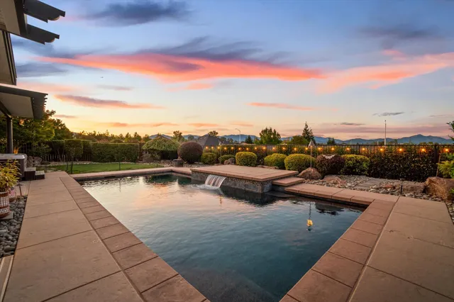 $630,000 | 654 Rogue River Way, Redding, CA 96003