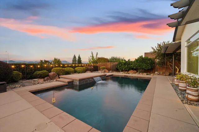 $630,000 | 654 Rogue River Way, Redding, CA 96003