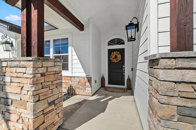 $630,000 | 654 Rogue River Way, Redding, CA 96003