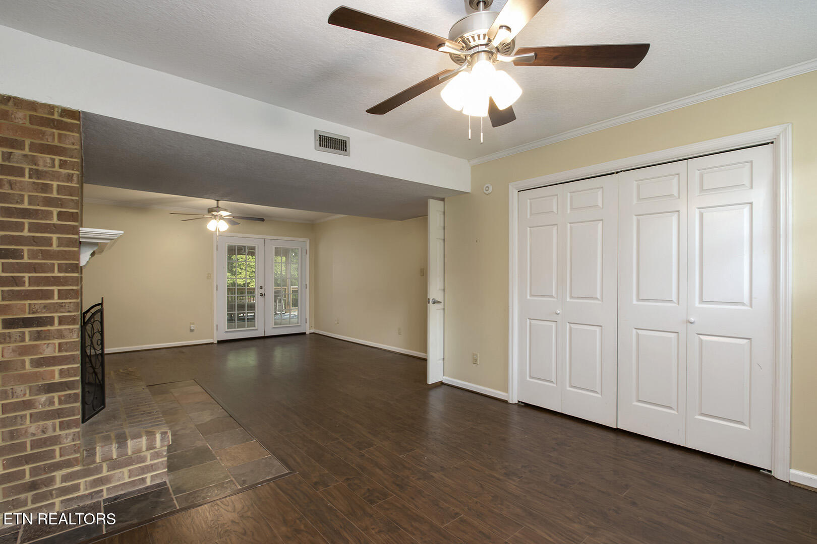 145 Van Stowe Road Harriman, TN 37748 - Photo 11 of 60 11_VanStoweRoad_145_Living03