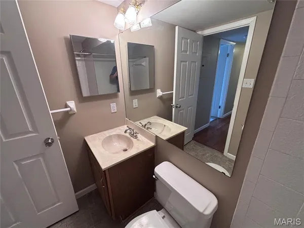 $1,350 | 7519 Triwoods Drive, Unit F, St. Louis, MO 63119