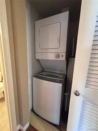 $1,350 | 7519 Triwoods Drive, Unit F, St. Louis, MO 63119