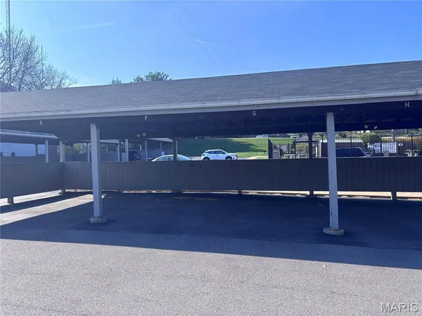 $1,350 | 7519 Triwoods Drive, Unit F, St. Louis, MO 63119