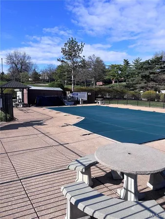 $1,350 | 7519 Triwoods Drive, Unit F, St. Louis, MO 63119