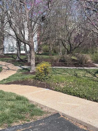 $1,350 | 7519 Triwoods Drive, Unit F, St. Louis, MO 63119