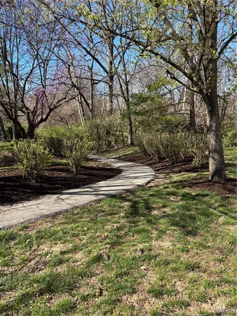 $1,350 | 7519 Triwoods Drive, Unit F, St. Louis, MO 63119