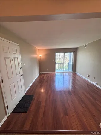 $1,350 | 7519 Triwoods Drive, Unit F, St. Louis, MO 63119