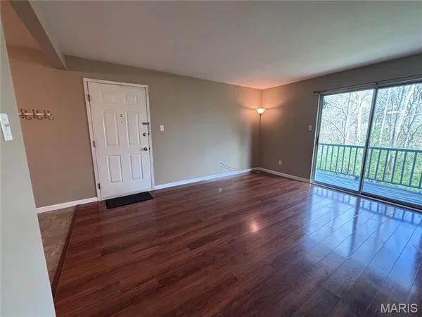 $1,350 | 7519 Triwoods Drive, Unit F, St. Louis, MO 63119