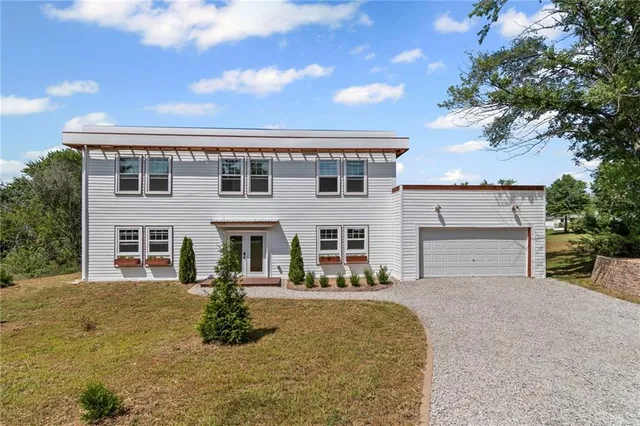 $224,900 | 1005 Sycamore Drive, Maysville, MO 64469