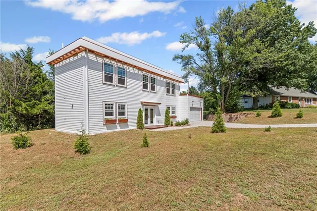 $224,900 | 1005 Sycamore Drive, Maysville, MO 64469