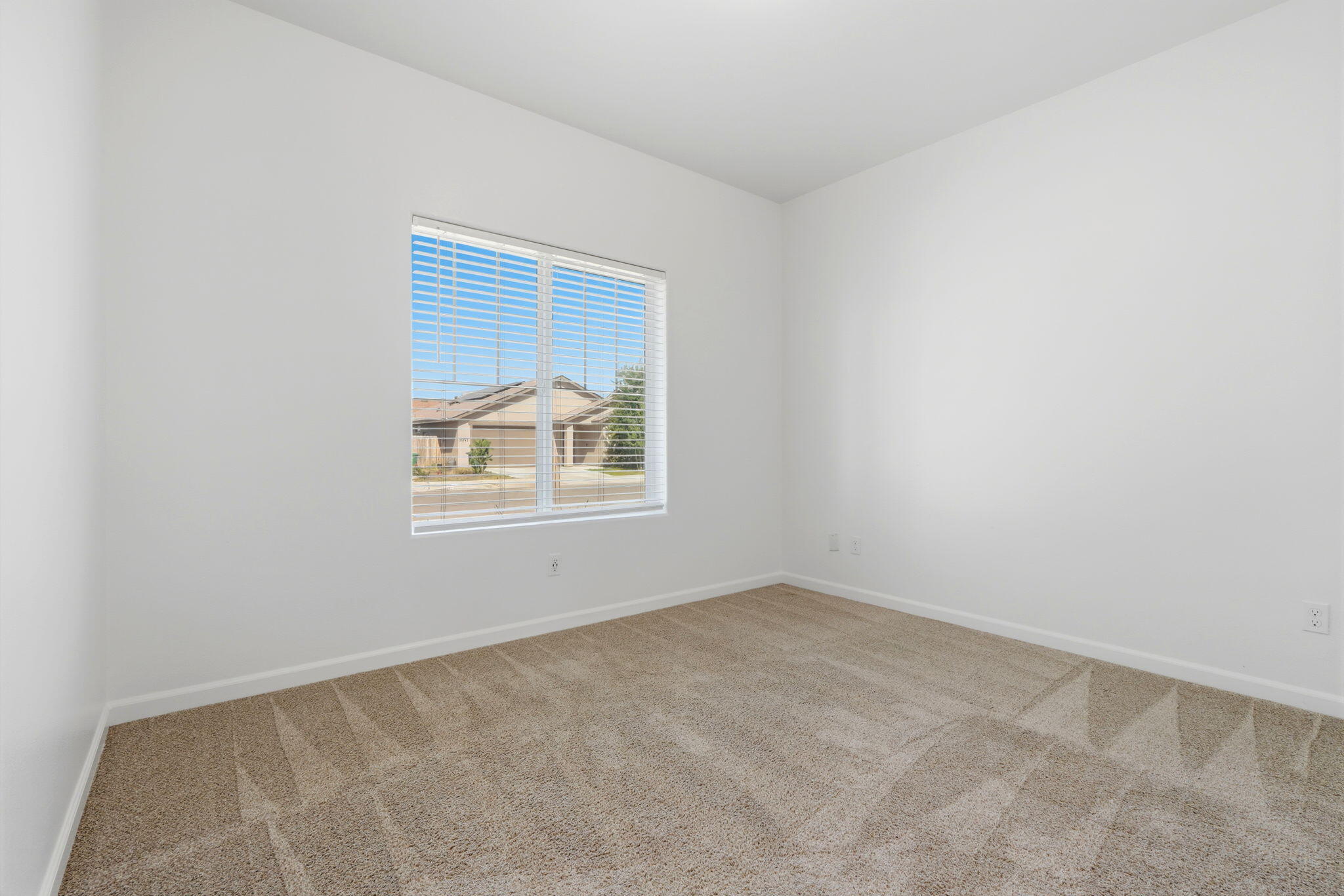 30734 Bellwood Road Visalia, CA 93291 - Photo 8 of 35 14-30734_Bellwood_Rd_013