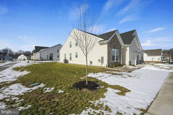 a house view with a outdoor space