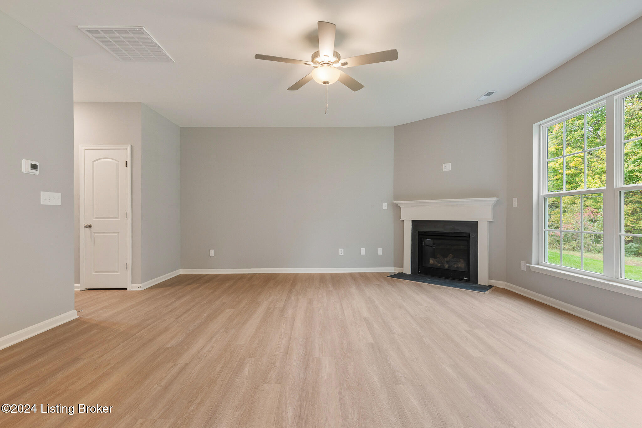 8430 Gateway Run Road Louisville, KY 40229 - Photo 9 of 42 8430 Gateway Run Rd-9