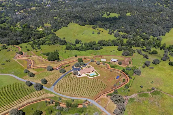 $1,599,000 | 18687 Rosemary Lane, Grass Valley, CA 95949