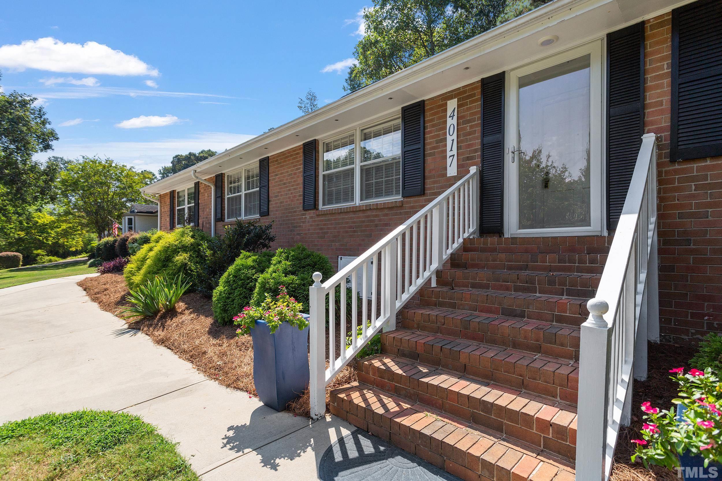 4017 Spruce Drive Raleigh, NC 27612 - Photo 3 of 36