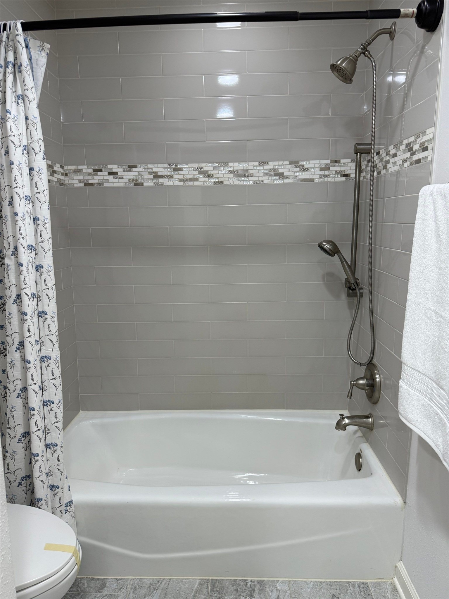 9626 Magnolia Ridge Drive Houston, TX 77070 - Photo 21 of 40 a bathroom with a shower and a toilet