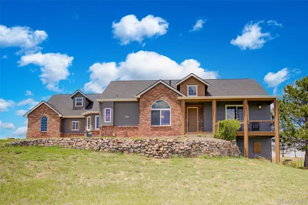 $1,060,000 | 625 Coyote Trail, Elizabeth, CO 80107