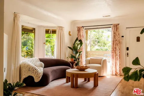 $999,000 | 643 North Vendome Street, Los Angeles, CA 90026