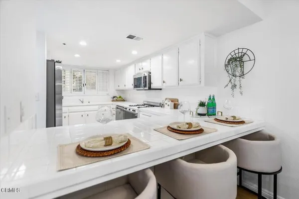 $779,000 | 961 East California Boulevard, Unit 109, Pasadena, CA 91106