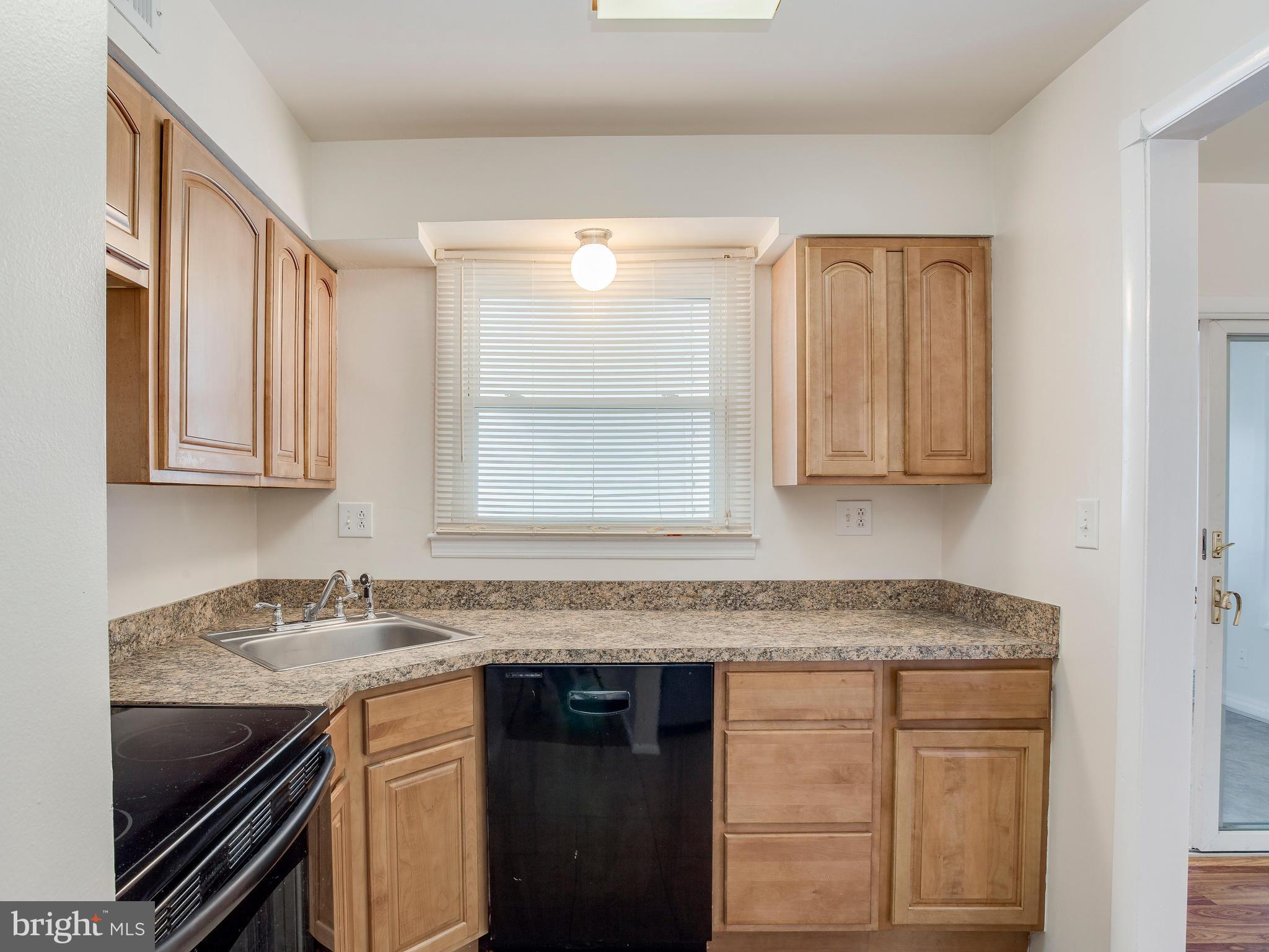 3410 Kimble Road Baltimore, MD 21244 - Photo 5 of 28 Kitchen