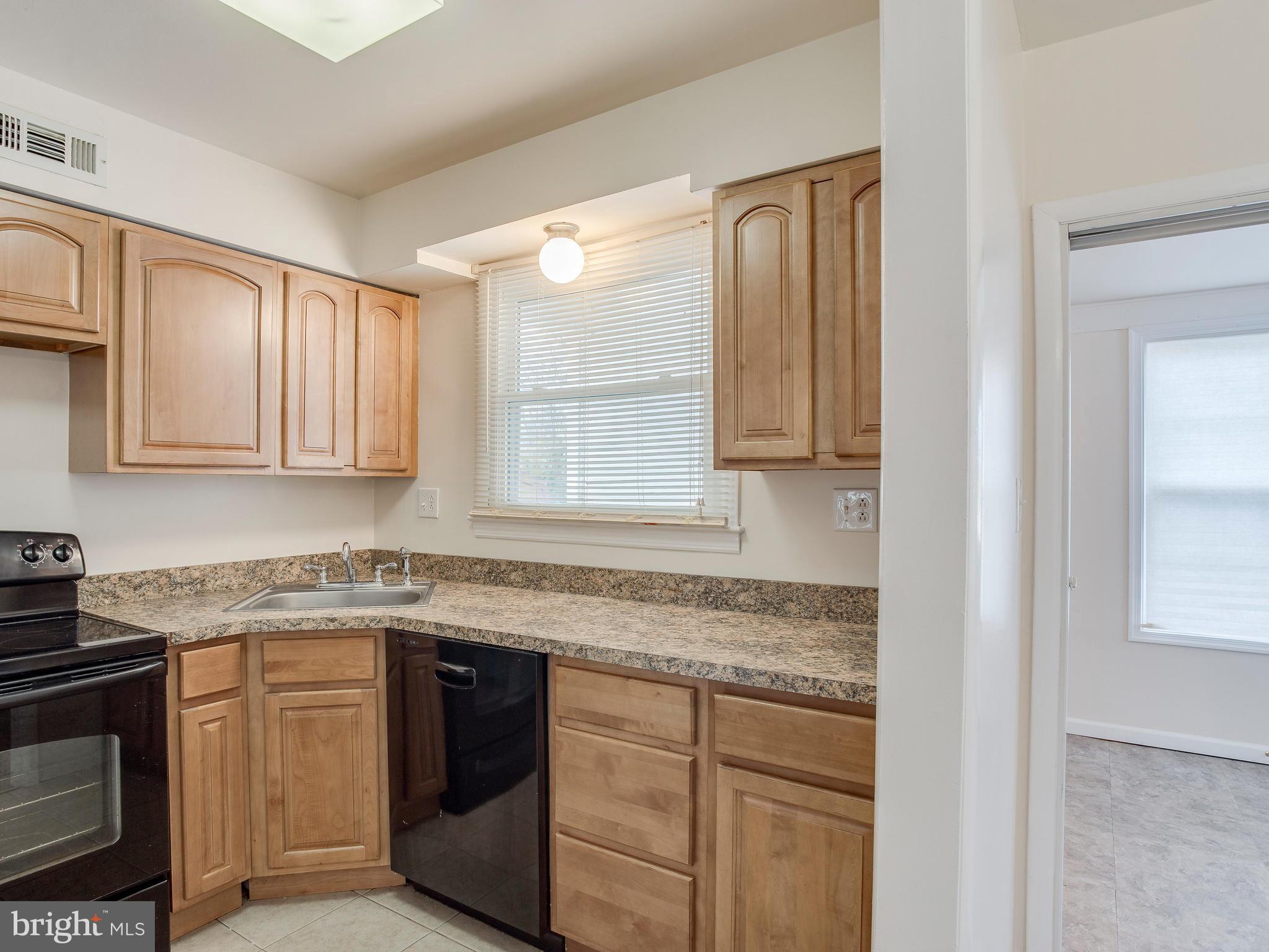 3410 Kimble Road Baltimore, MD 21244 - Photo 6 of 28 Kitchen