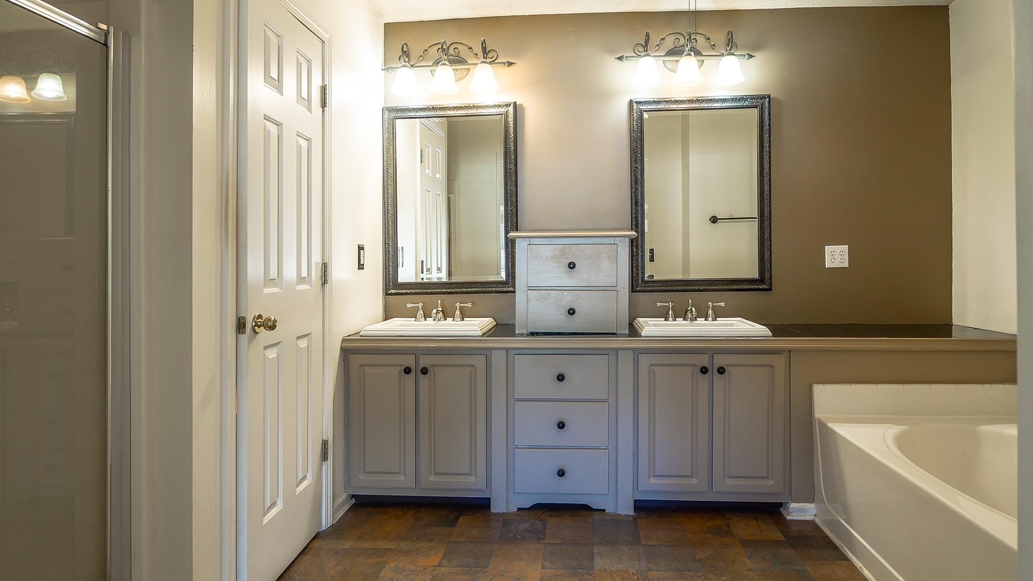 324 Claybrooke Drive Greer, SC 29650 - Photo 17 of 28 Bath