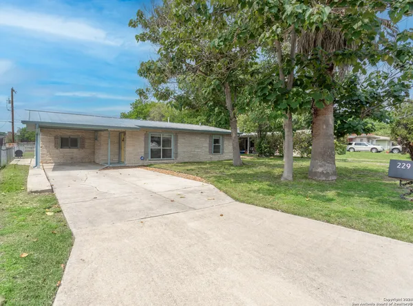 $215,000 | 229 Weathercock Lane, Windcrest, TX 78239