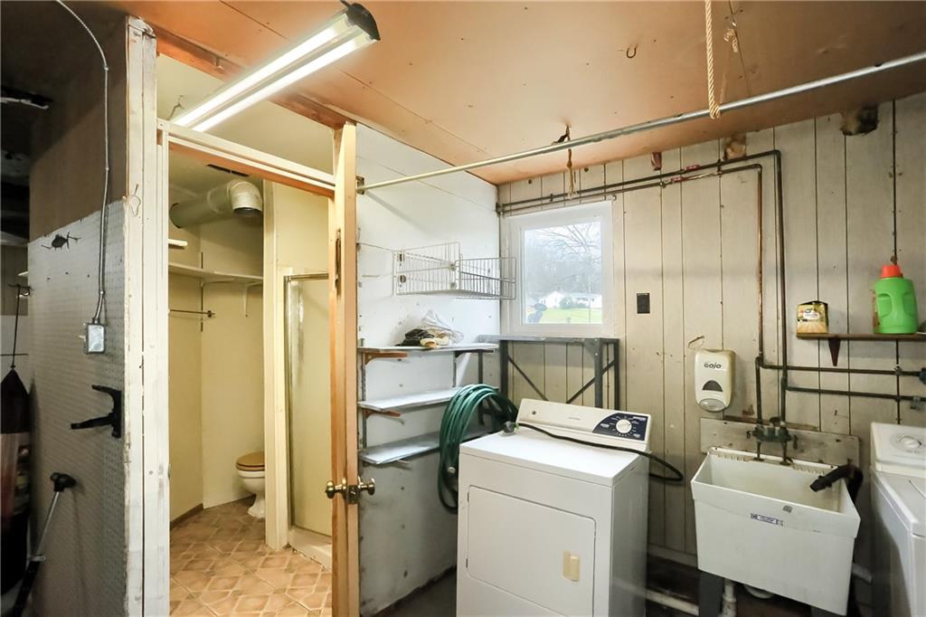 3564 Ellwood Road New Castle, PA 16101 - Photo 25 of 34 a view of bathroom with a sink and shower